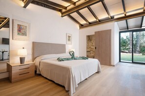 4 soverom, strykejern/-brett, wi-fi (inkludert) og sengetøy