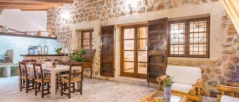 تناول الطعام