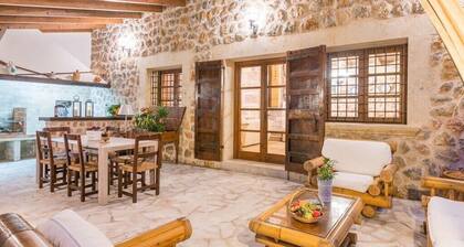 Villa avec vue sur la mer et piscine â Es Puchet