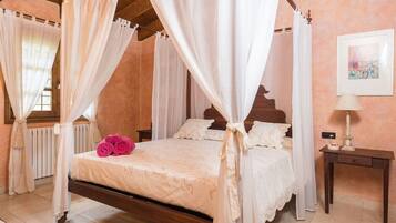 4 Schlafzimmer, Bügeleisen/Bügelbrett, kostenloses WLAN, Bettwäsche