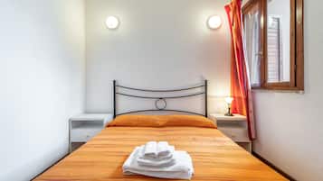 2 bedrooms, bed sheets