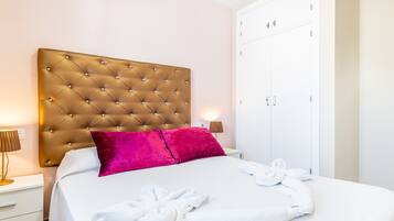 1 chambre, fer et planche à repasser, Wi-Fi gratuit, draps fournis