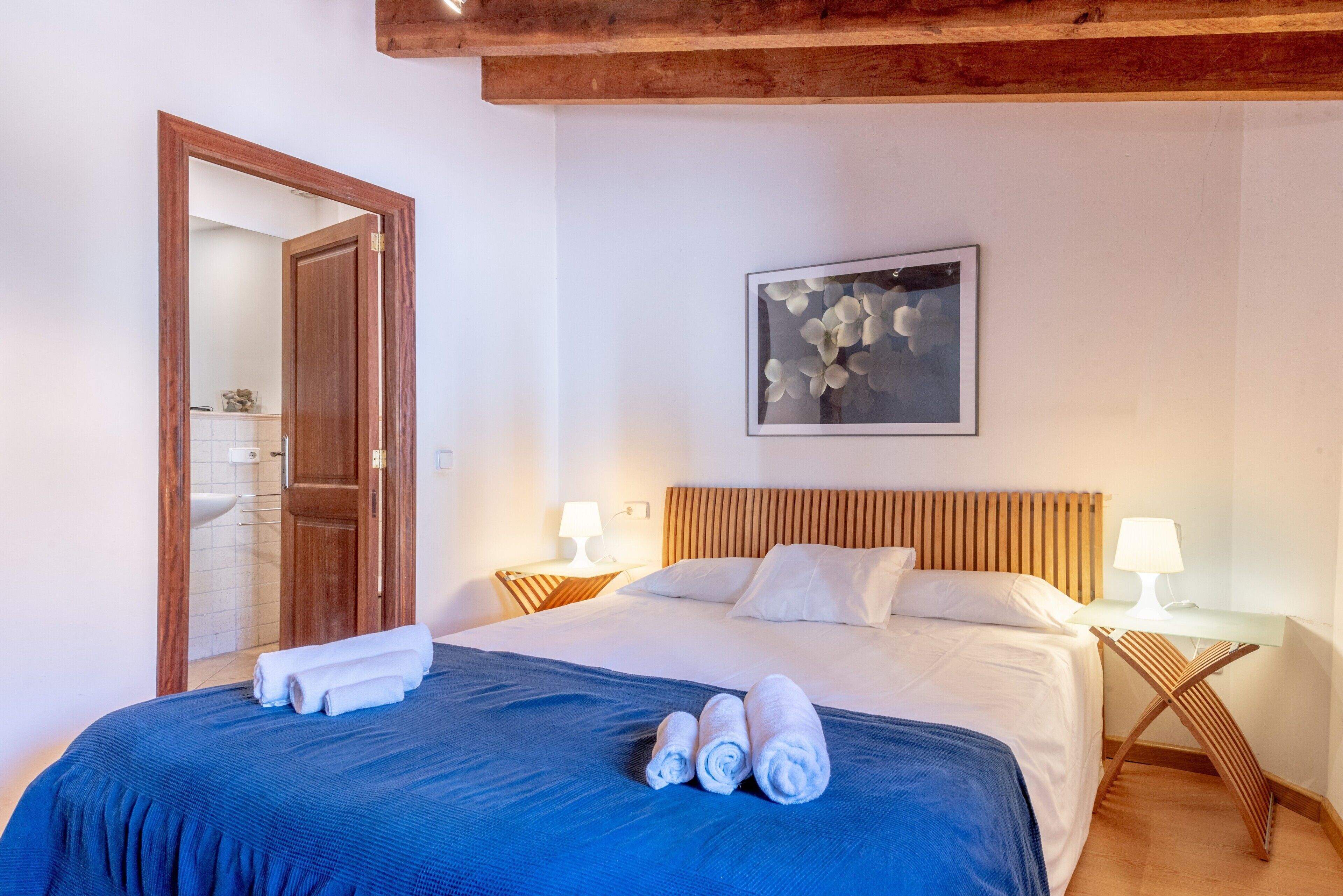 3 bedrooms, desk, iron/ironing board, free WiFi