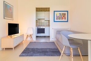 Living area - Modern and with Pool - Apartment Baseventuno 1 (Sirmione)