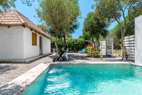 Studio « Casita Estudio El Castaño » avec piscine privée, terrasse et Wi-Fi