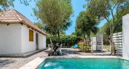 Studio « Casita Estudio El Castaño » avec piscine privée, terrasse et Wi-Fi