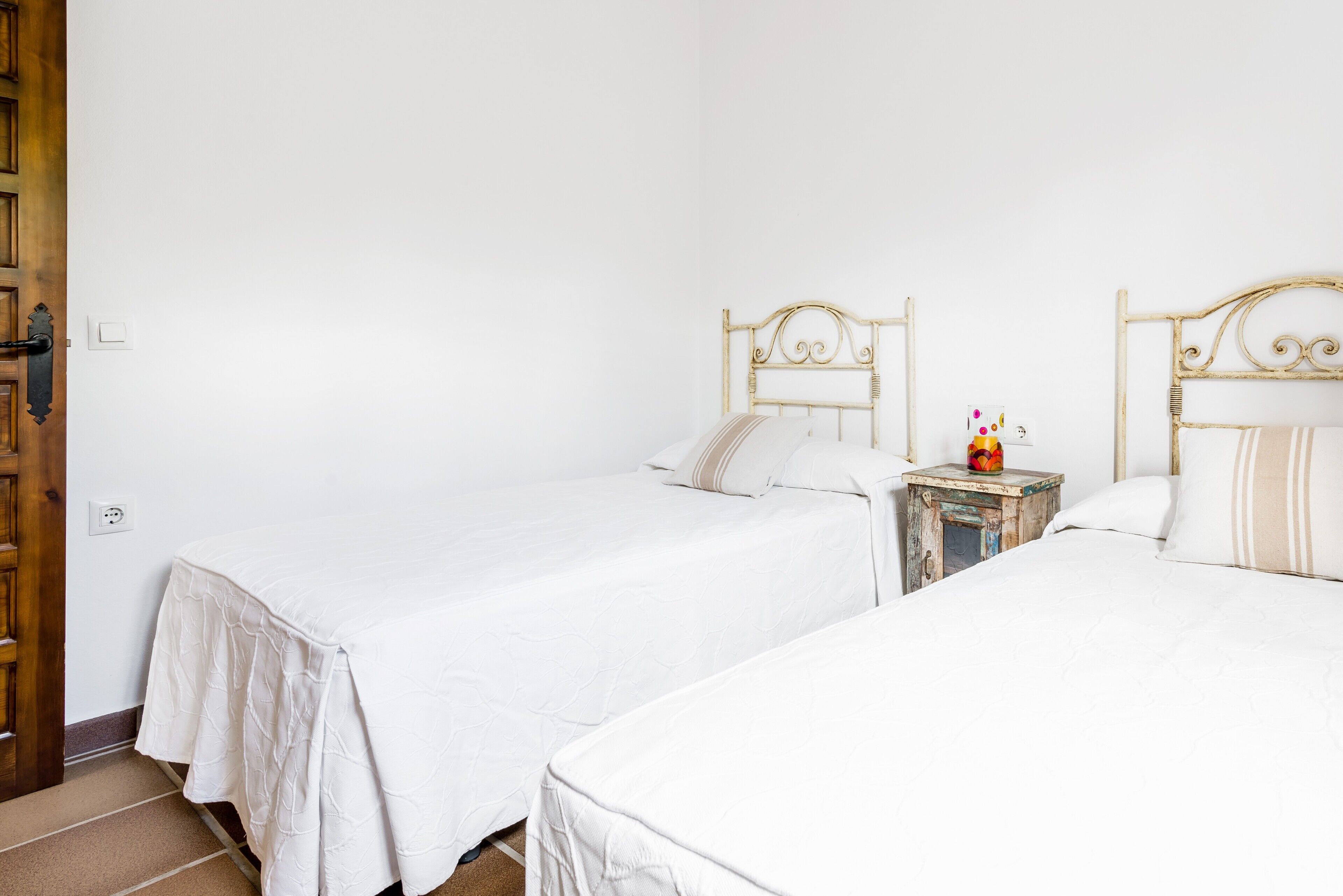 2 habitaciones, tabla de planchar con plancha y wifi gratis 