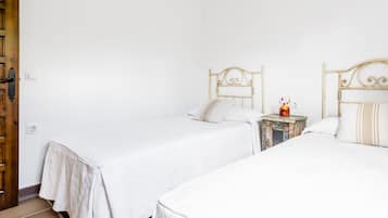 2 habitaciones, tabla de planchar con plancha y wifi gratis