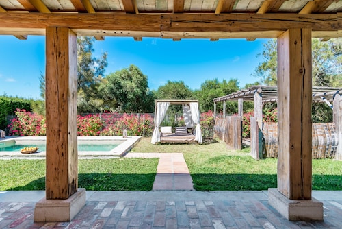 Holiday Home 'El Acebuche' with Private Pool, Terrace & Wi-Fi