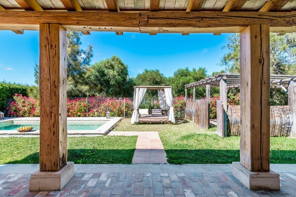 Property grounds - Holiday Home 'El Acebuche' with Private Pool, Terrace & Wi-Fi (El Palmar, Vejer de la Frontera)