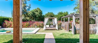 Holiday Home 'El Acebuche' with Private Pool, Terrace & Wi-Fi