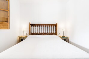 2 bedrooms, iron/ironing board, free WiFi, bed sheets - Holiday Home 'El Acebuche' with Private Pool, Terrace & Wi-Fi (El Palmar, Vejer de la Frontera)