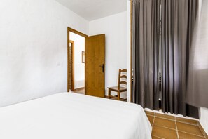 2 dormitorios, tabla de planchar con plancha, wifi gratis y ropa de cama