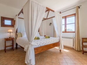 5 chambres, fer et planche à repasser, Wi-Fi gratuit, draps fournis