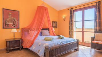 5 slaapkamers, een strijkplank/strijkijzer, gratis wifi, beddengoed