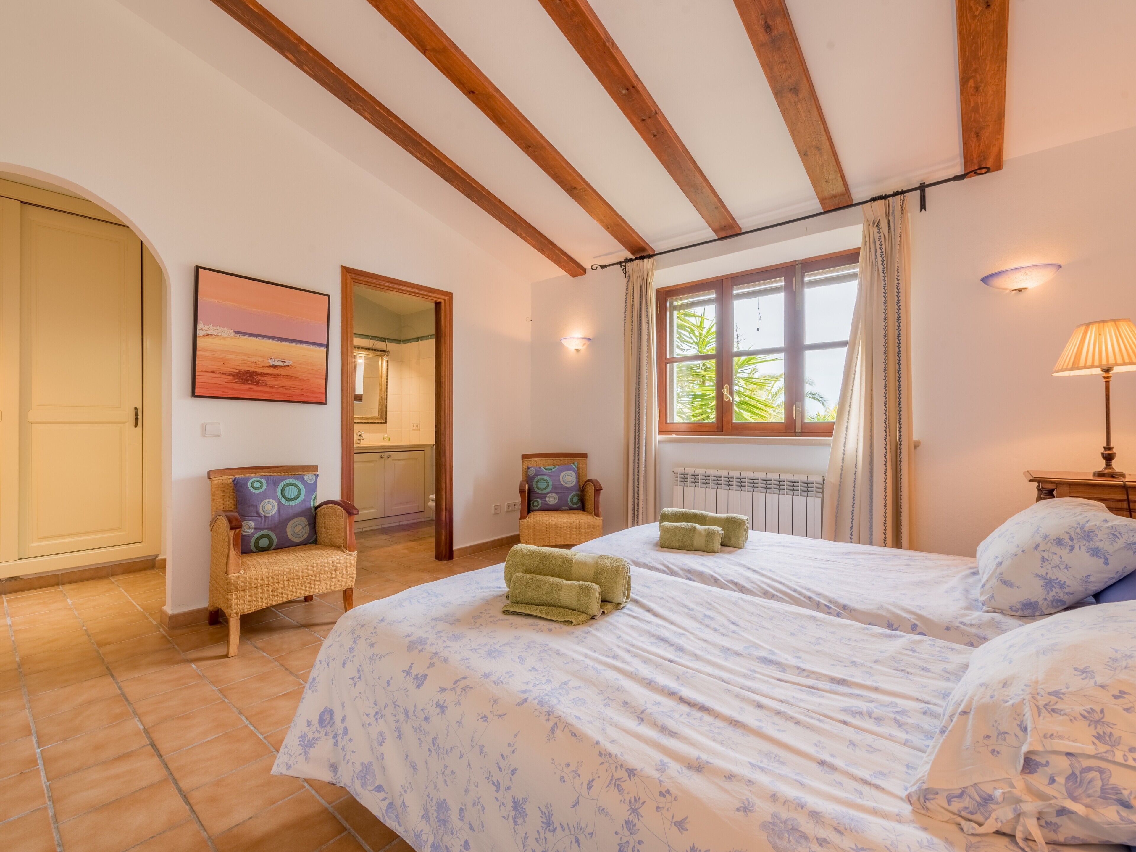 5 bedrooms, iron/ironing board, free WiFi, bed sheets