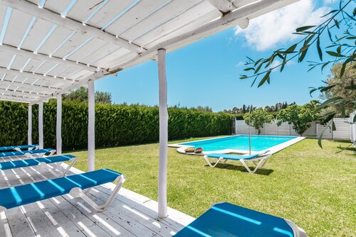 Holiday Home 'El Olivo' with Shared Pool, Private Terrace and Wi-Fi