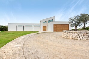 Exterior - Modern Villa "Villa Canutells" with Private Pool and Garden (mahón)