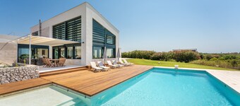 Villa moderna "Villa Canutells" con piscina privata e giardino