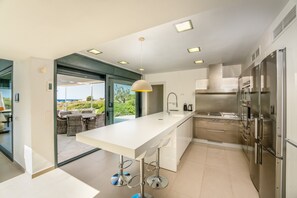 Fridge, microwave, oven, stovetop - Modern Villa "Villa Canutells" with Private Pool and Garden (mahón)