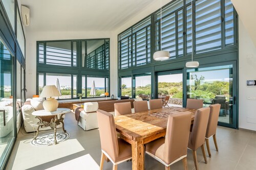 Moderne Villa "Villa Canutells" mit Privatem Pool und Garten