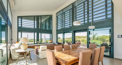 Moderne Villa "Villa Canutells" mit Privatem Pool und Garten