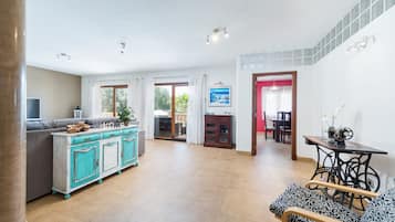 TV, fireplace, DVD player, table tennis