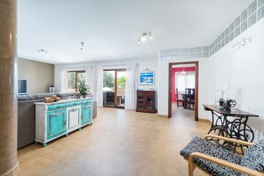 TV, fireplace, DVD player, ping pong - Town house with pool and garden - Casa Can Fiol (portocolom)