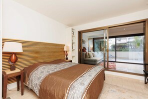 Fer et planche à repasser, Wi-Fi gratuit, draps fournis