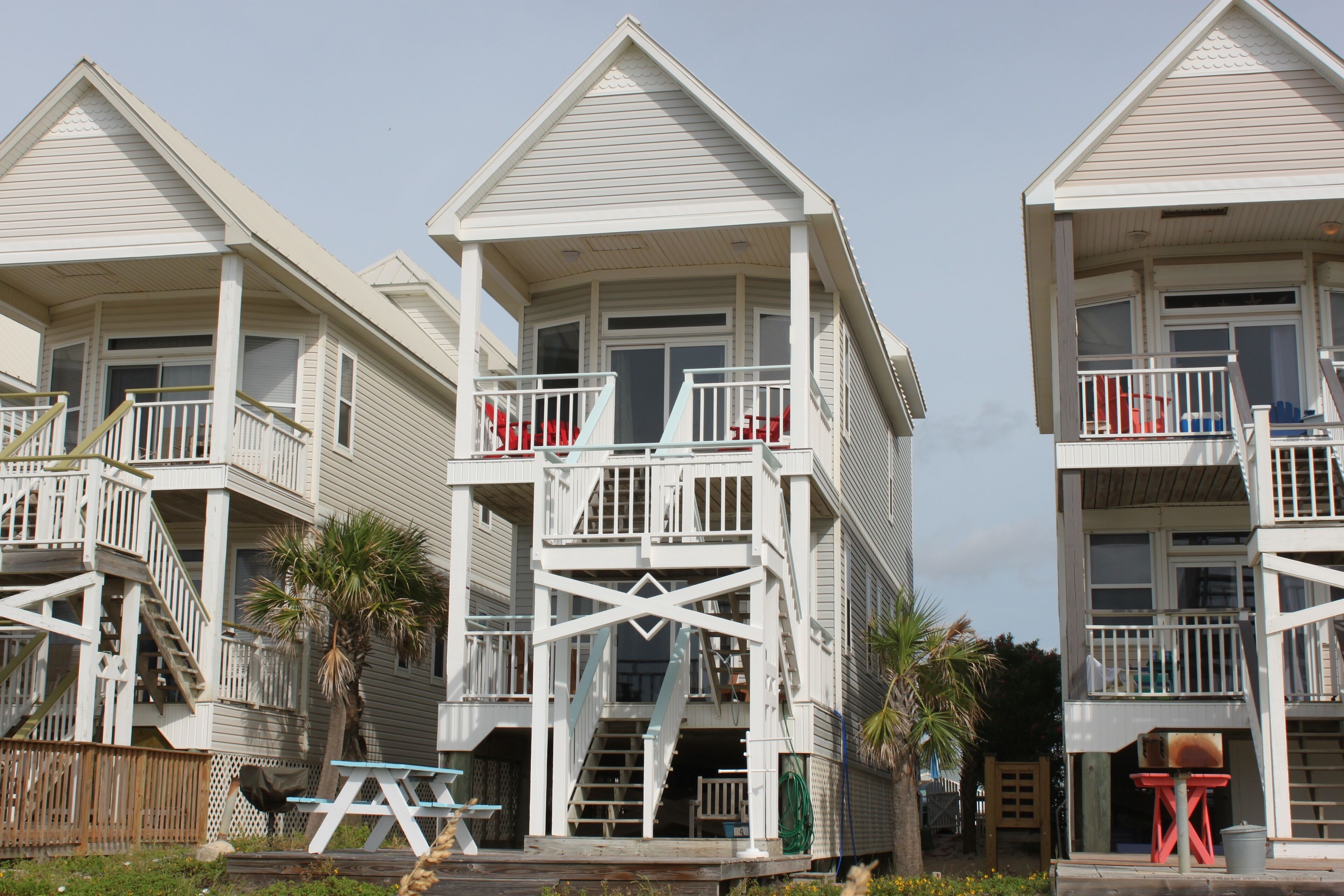 Beach Front Sleeps 10 Walking distance to everything