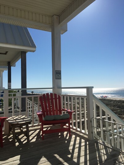 Beach Front Sleeps 10 Walking distance to everything