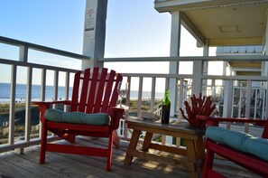 Property grounds - Beach Front Sleeps 10 Walking distance to everything (Eastpoint)