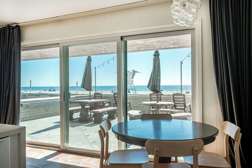 Mission Beach Paradise with Sweeping Ocean Views - Downstairs Unit 4001