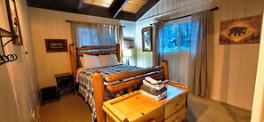 5 bedrooms, iron/ironing board, free WiFi, bed sheets