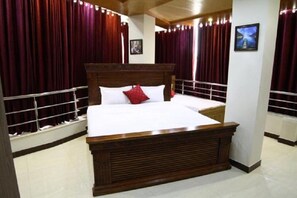 Desk, free WiFi - Hotel City Paradise (Islamabad)