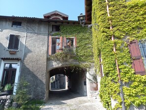 Exterior - Little House on the Bridge - See Reviews of charming stays in history! (Menaggio)