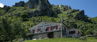 Little Bridge House - Katso 'TODELLISET' arvostelut viehättävistä oleskeluista historiassa!