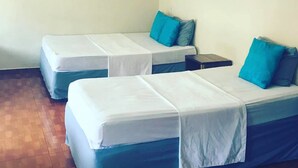 Room - El Sunzalito Hotel (Tamanique)