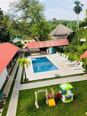 Piscine extérieure
