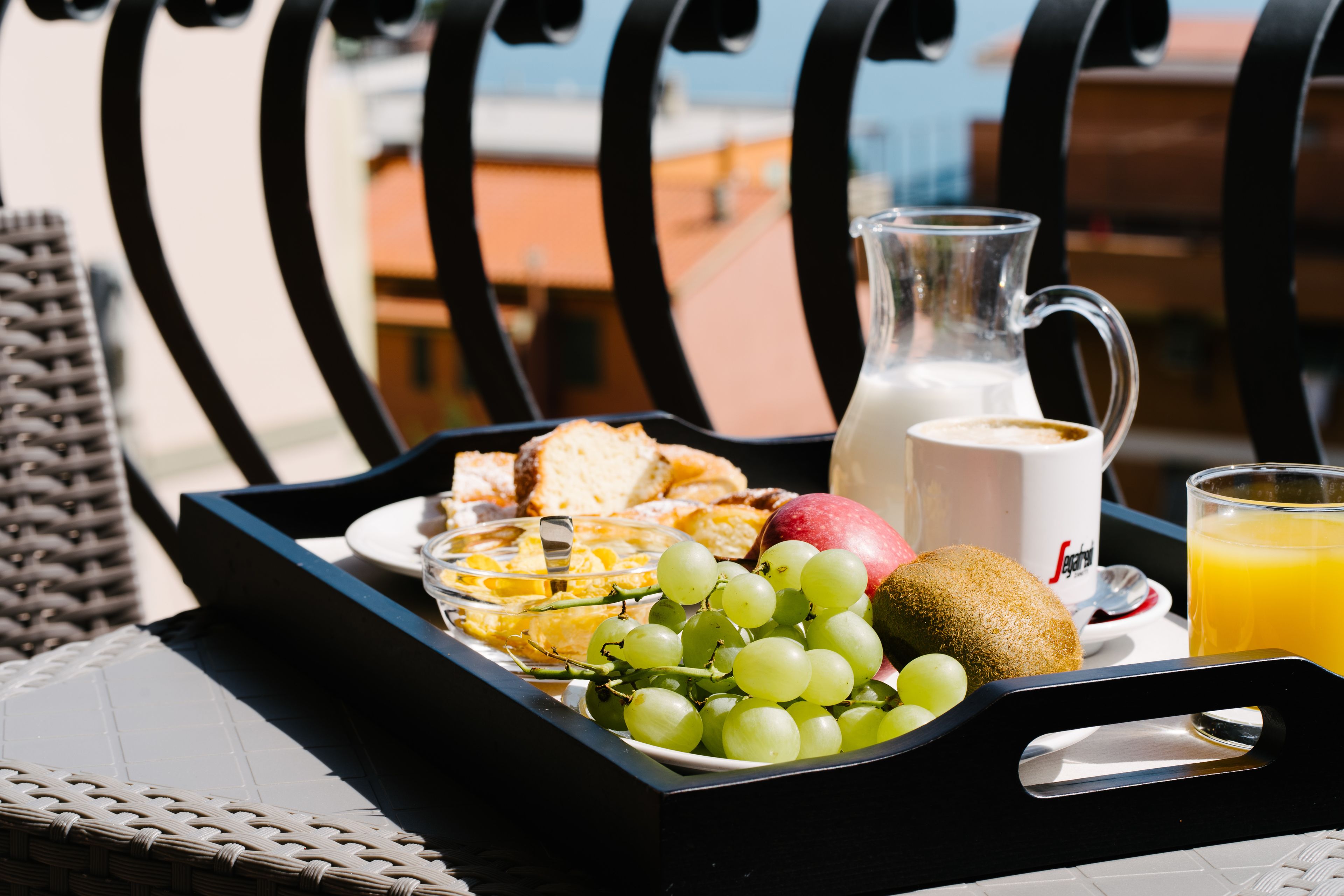 superior double or twin room, partial sea view | room service – dining