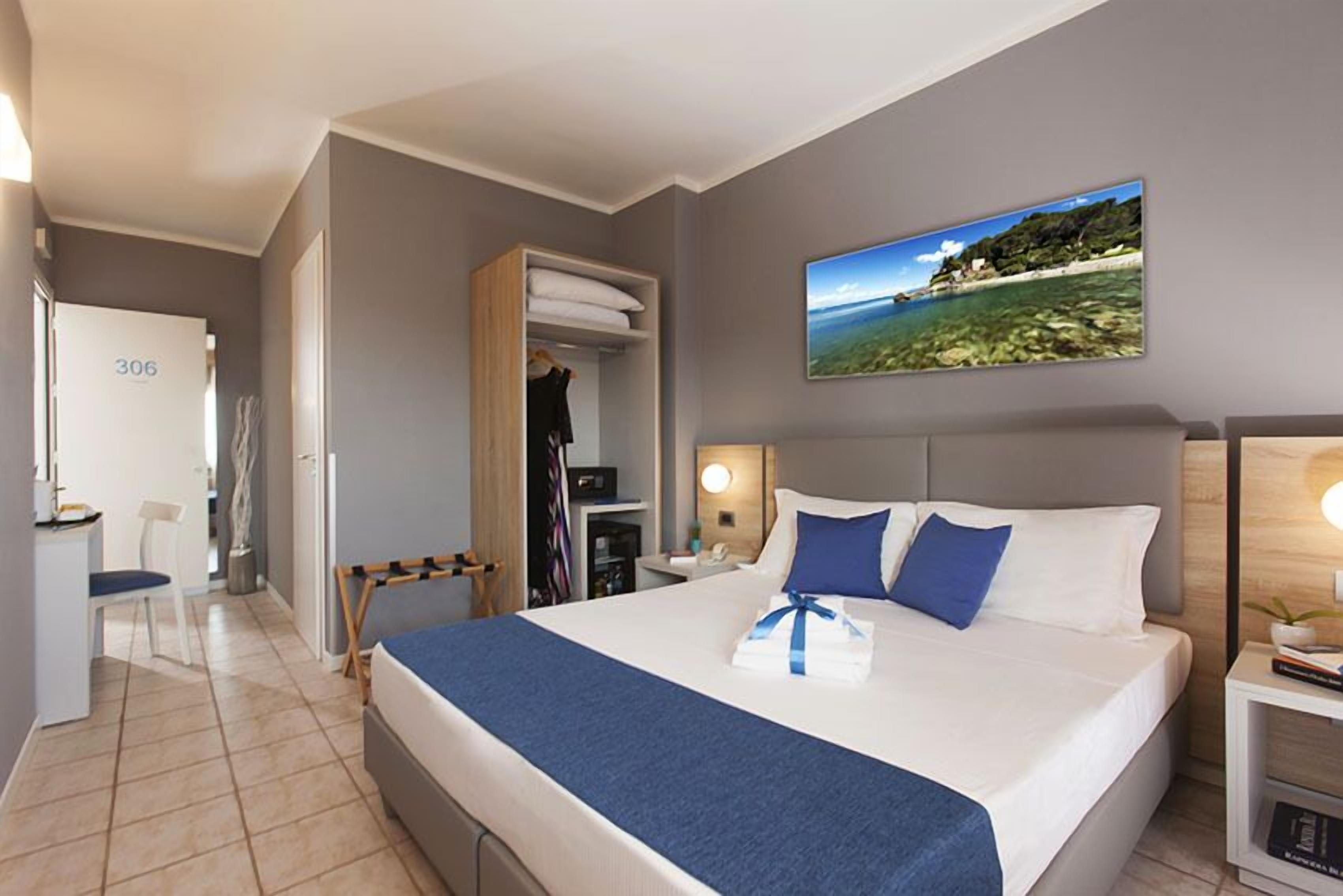 panoramic double or twin room, partial sea view | 1 bedroom, premium bedding, down duvets, memory-foam beds