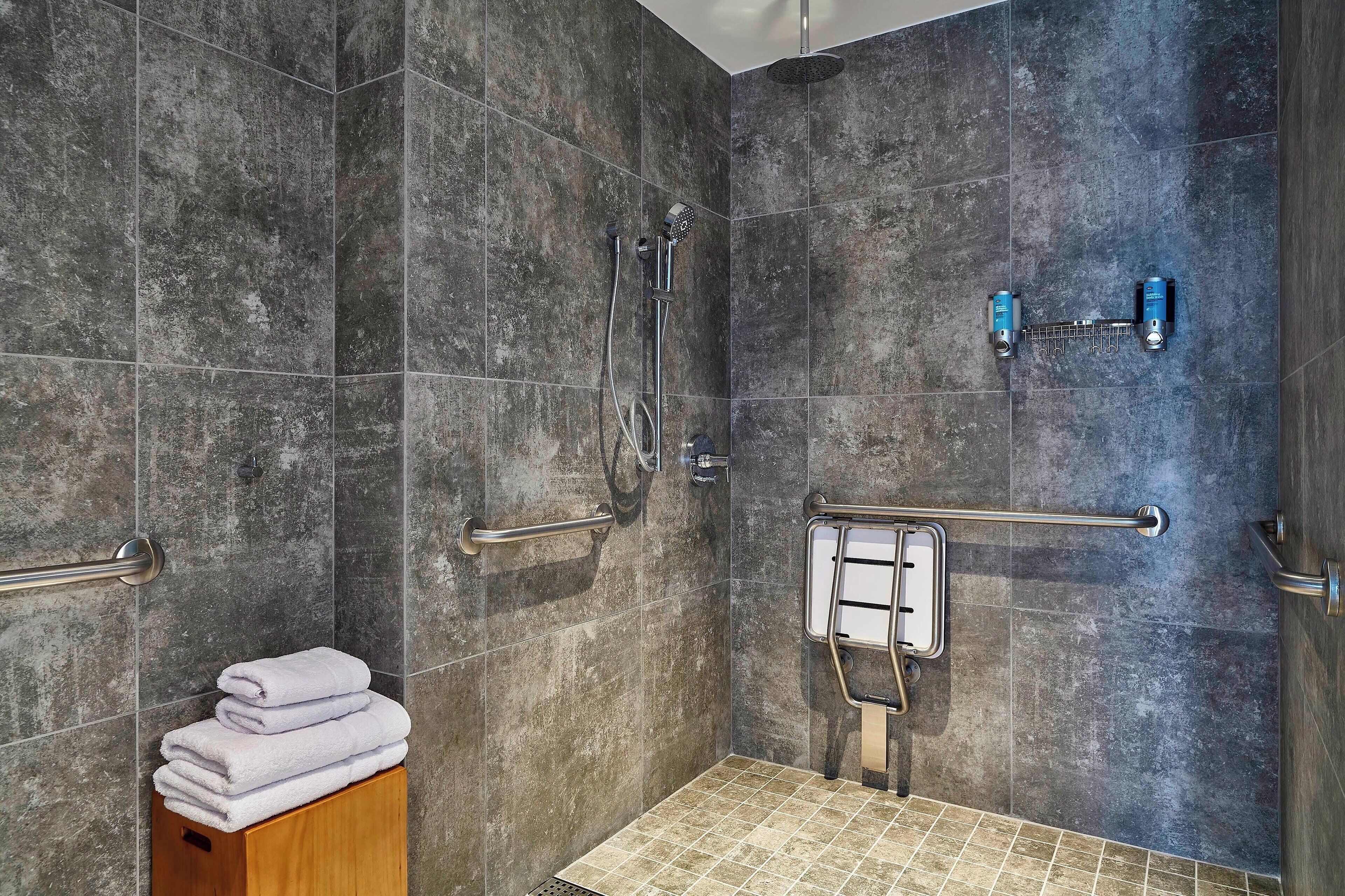 breezy, room, 1 king bed, non smoking | bathroom | shower, rainfall showerhead, free toiletries, hair dryer