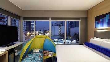 Camera, 1 letto king, non fumatori, ad angolo (City View) | 1 camera, biancheria da letto ipoallergenica, minibar