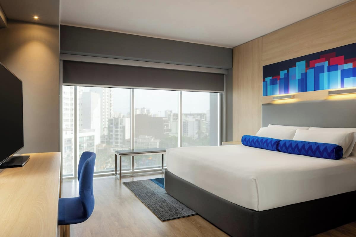breezy, room, 1 king bed, non smoking | 1 bedroom, hypo-allergenic bedding, minibar, in-room safe