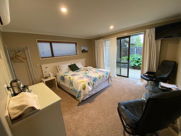 Desk, soundproofing, iron/ironing board, free cots/infant beds