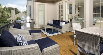 PALMETTO DUNES MINS TO BEACH LG POOL ON ROBERT TRENT JONES GLF CRSE SLEEPS 23