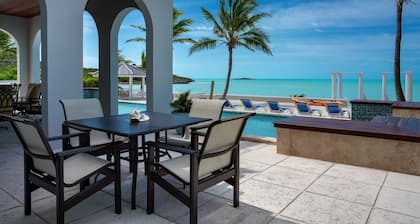 NEWLY REMODELED Luxury Turtle Tail Villa w/ Private Beach!