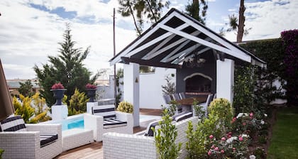 The Barn Holiday Rental House - 3 Bedrooms , 2 Bathrooms , Sleeps 6
