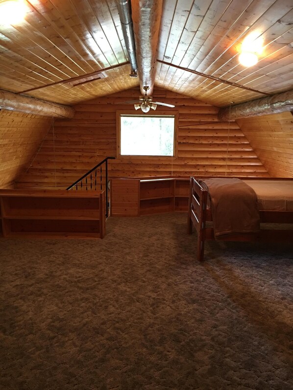 3 bedrooms, desk, free WiFi, bed sheets