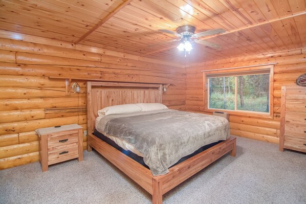 3 chambres, bureau, Wi-Fi gratuit, draps fournis